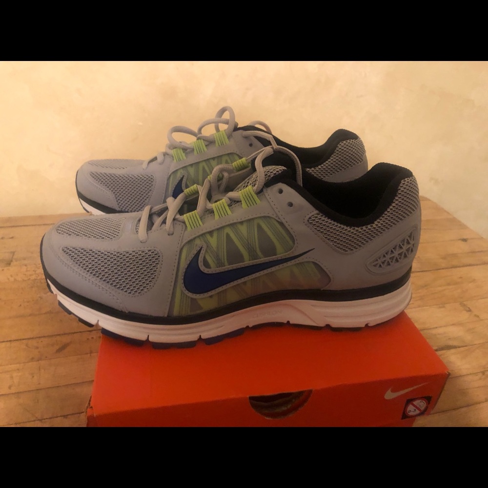 Men’s Nike zoom Vomero 7. New with box. Size 8
